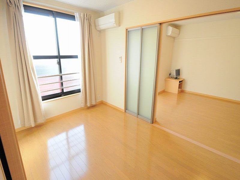 レオパレス小渕 寝室