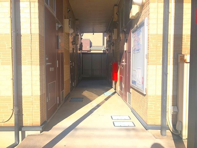 レオパレスかたくり エントランス