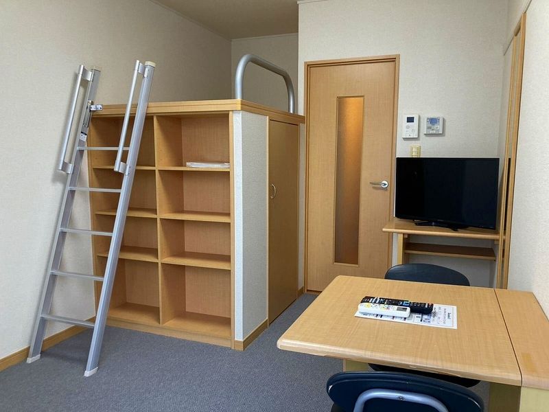 レオパレス徳丸ヒルズ 居間