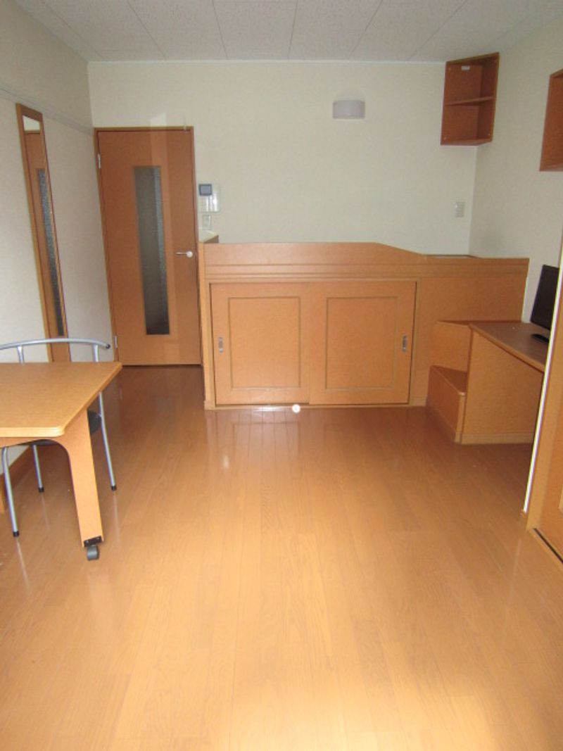 レオパレスジュネスⅢ 居間