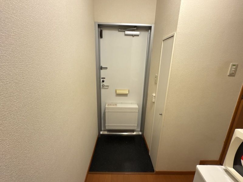 レオパレス有楽 玄関