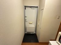 レオパレス有楽 玄関
