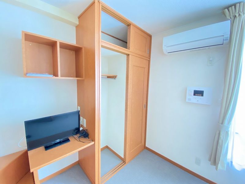 レオパレスリューデスハイム 収納