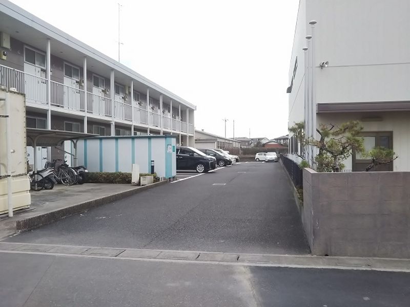 レオパレスアフロディーテ 駐車場