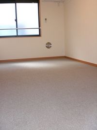 レオパレスシュークル 居間