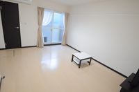 レオネクストこもうら 居間