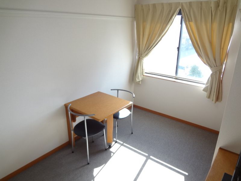 レオパレスアスティー 居間