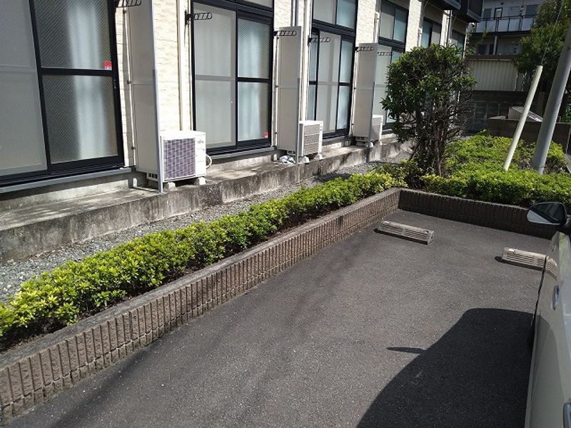 レオパレスボーテ 駐車場