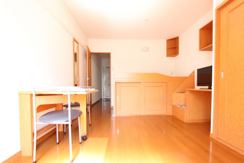 レオパレス紺屋町 居間