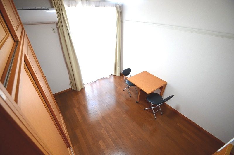 レオパレス牛島 居間