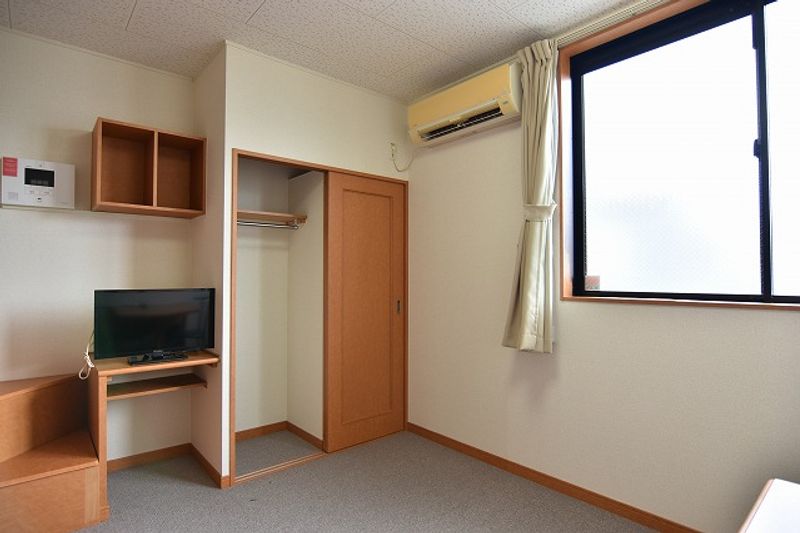 レオパレスプランタ 居間