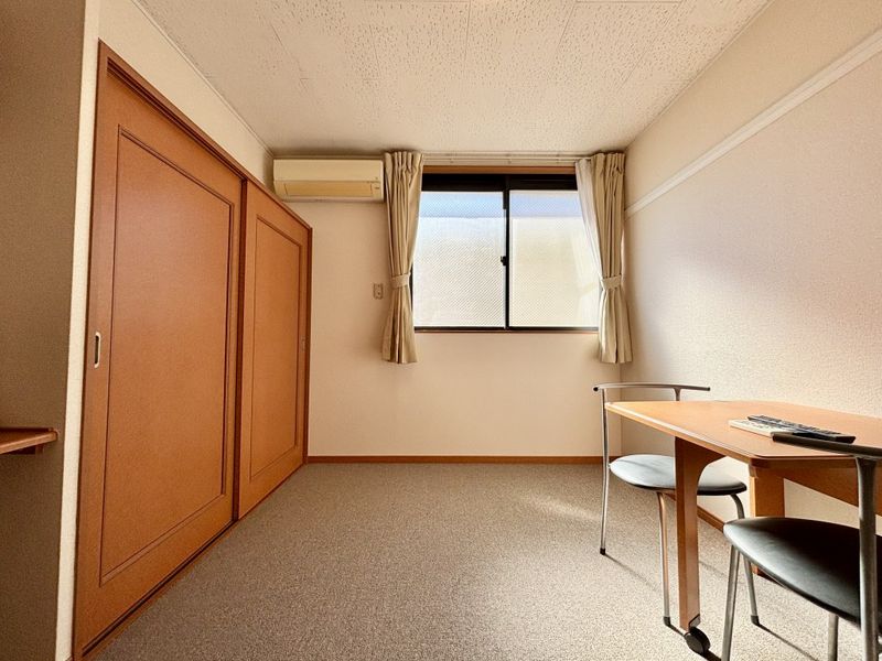 レオパレスＳＨＩＯＨＡＲＡⅡ 居間