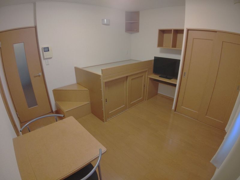 レオパレス新町 居間