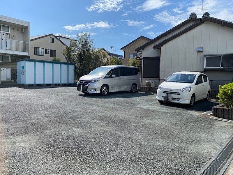 レオパレスアミニティ 駐車場