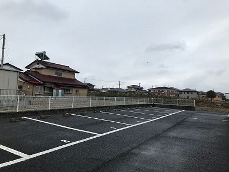 レオパレスレジデンス霞ヶ岡 駐車場