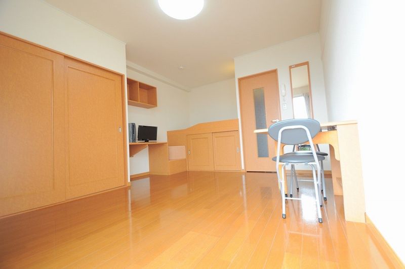 レオパレスプランドール 居間