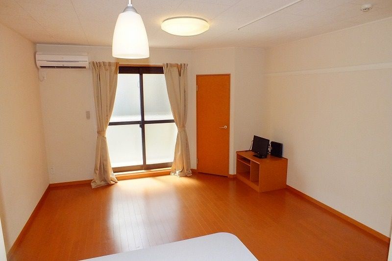 レオパレス奥州花園Ａ 居間