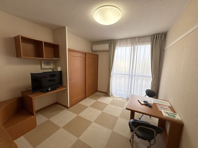 レオパレスＨｏｍｅ１００ 居間
