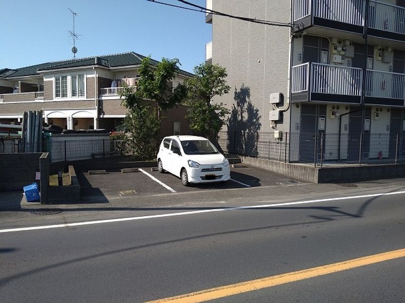 レオパレスエテルノ　セラ下野毛 駐車場