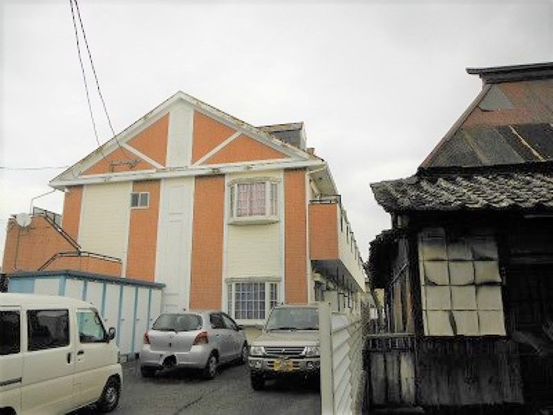 レオパレス白山町 外観