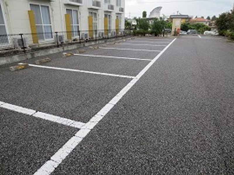 レオパレスグリーングラス 駐車場