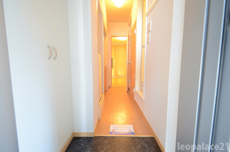 leopalace OVIRA Lối vào