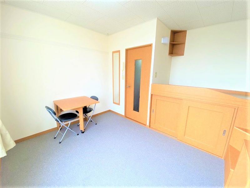 レオパレス東佐賀 居間