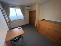 レオパレス日之出 居間