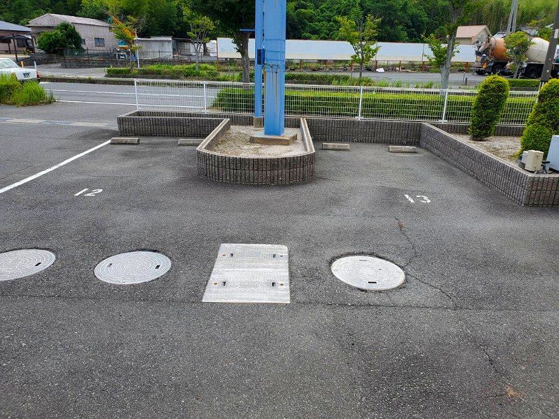 レオパレス西浦 駐車場