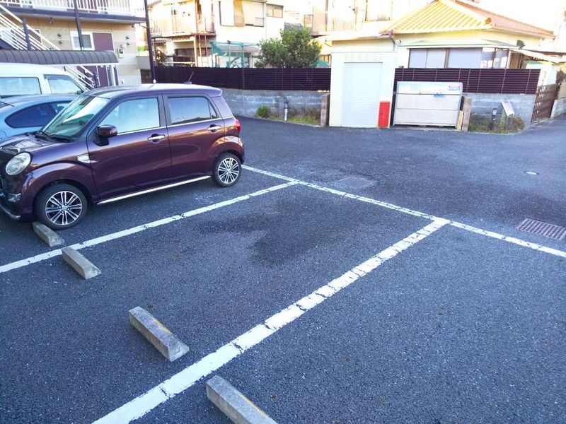 レオパレスＭＫアパートメント 駐車場