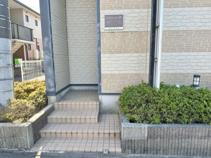 レオパレスモンブラン undefined
