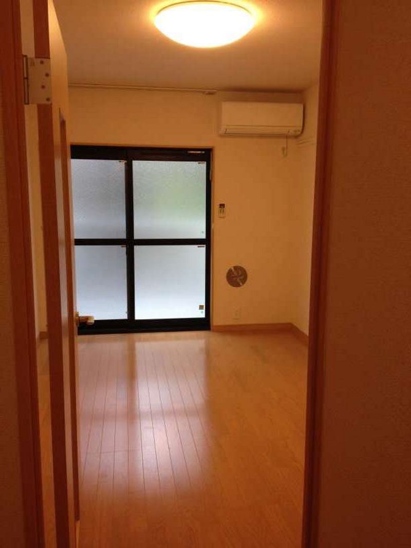 レオパレスエスト砂町 居間