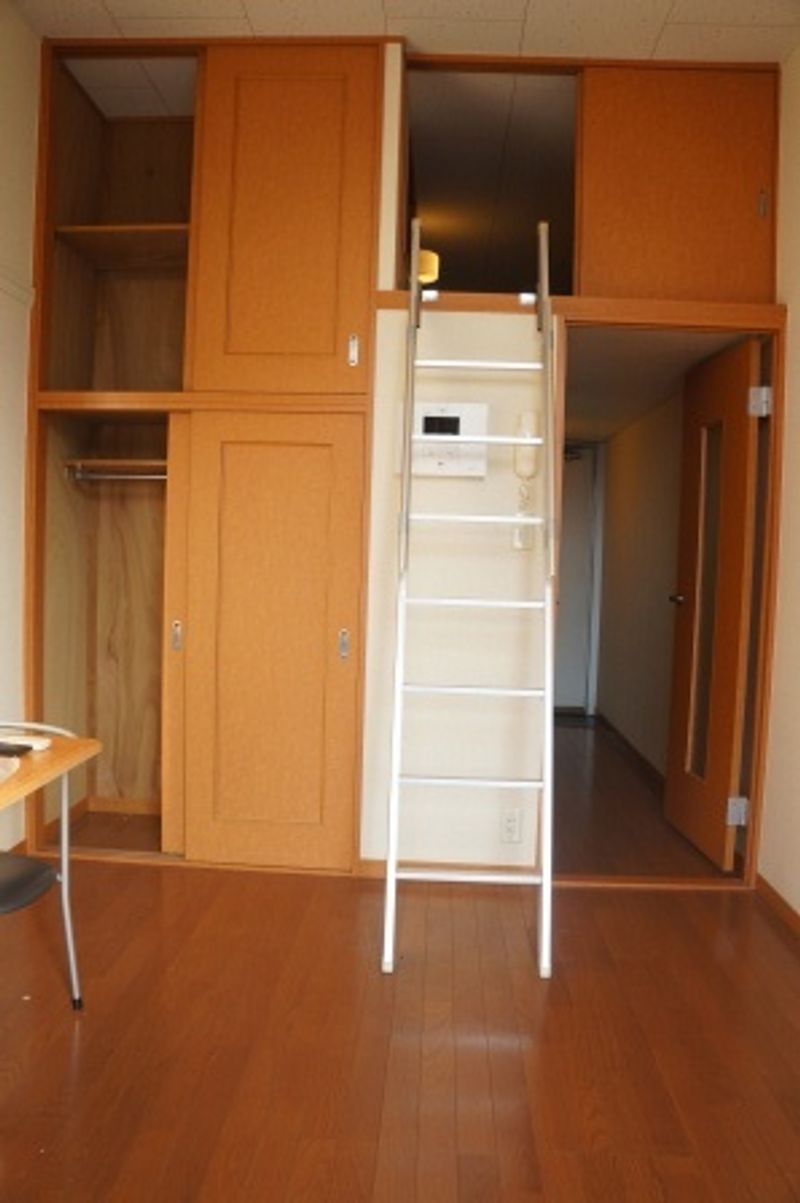 レオパレス極 収納