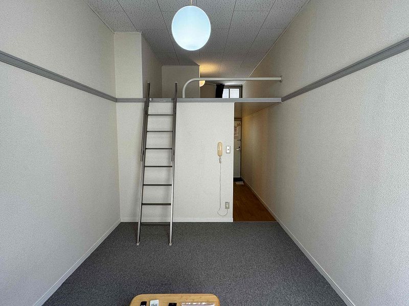 レオパレスやすらぎ 居間