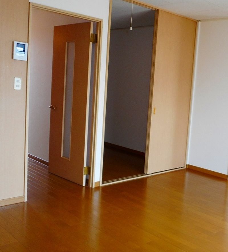 レオパレスさくら 居間