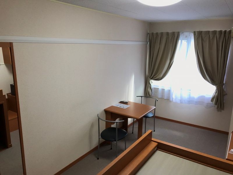 レオパレスメープル 居間