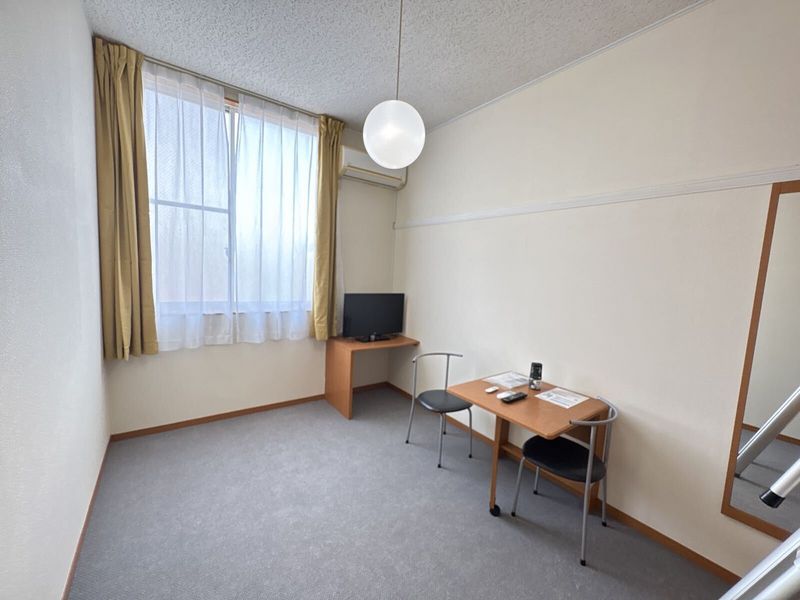 レオパレスＥＳＰＲＩＴ 居間