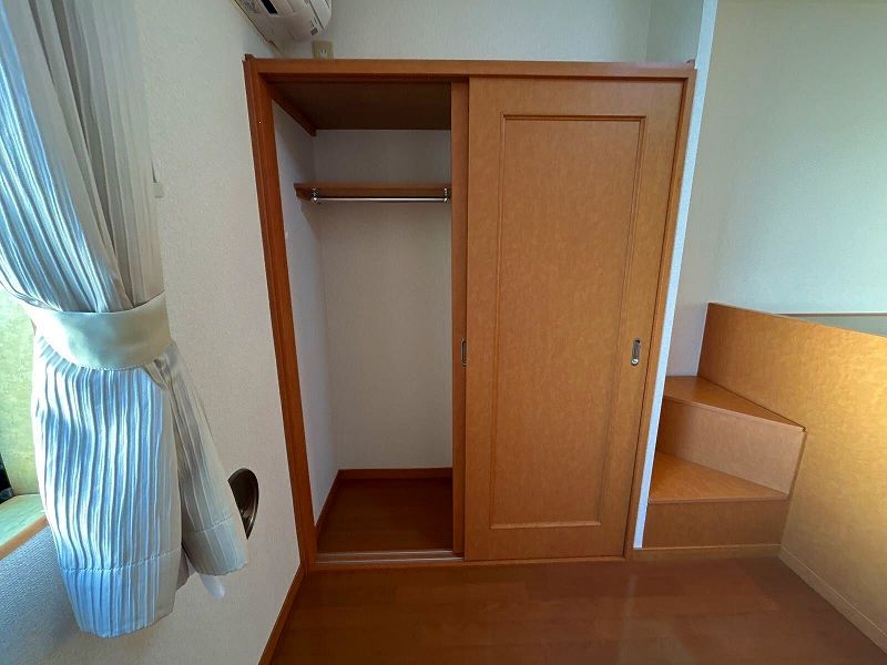 レオパレスもみじ山 収納