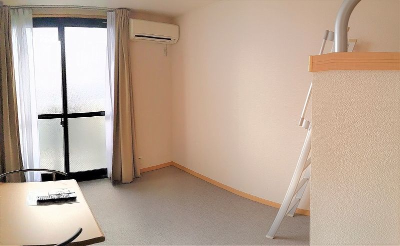 レオパレスレオン米山 居間