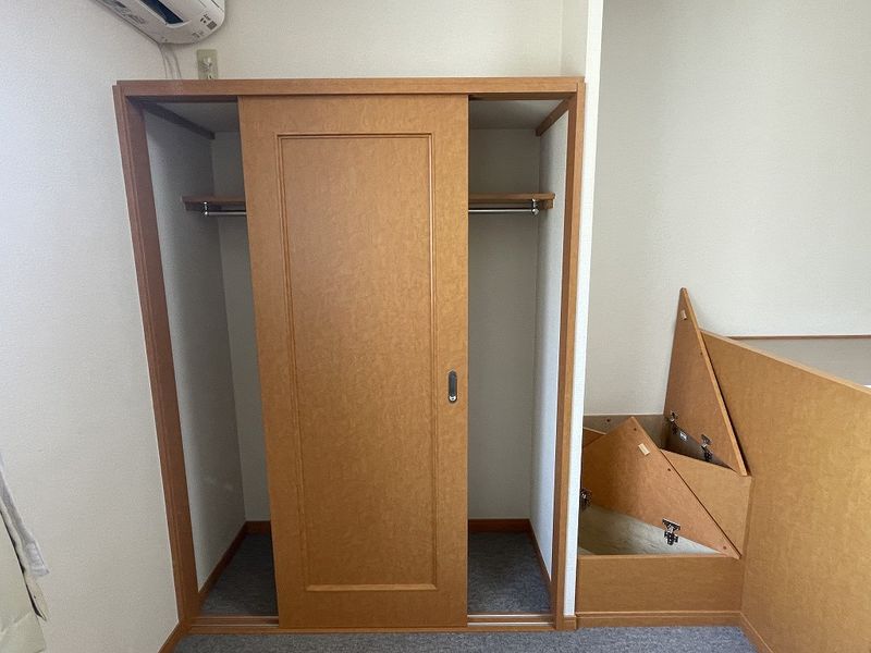 レオパレスビュウ　希望が丘 収納
