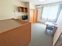 レオパレス若葉 居間