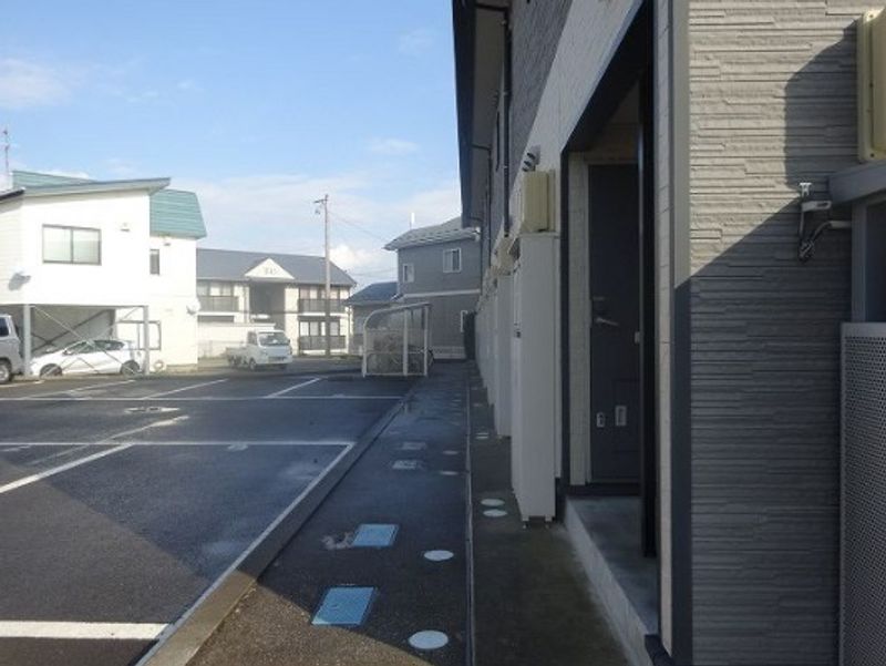 レオパレスシェソワ　ネオ 庭