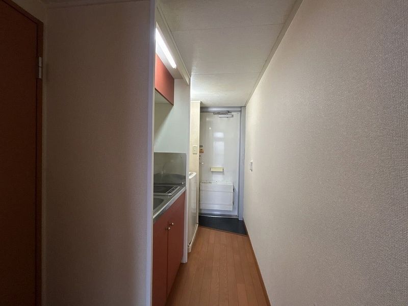 レオパレスプルミエール 玄関