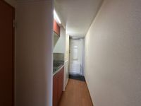 レオパレスプルミエール 玄関