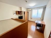 レオパレスボヌール山辺 居間