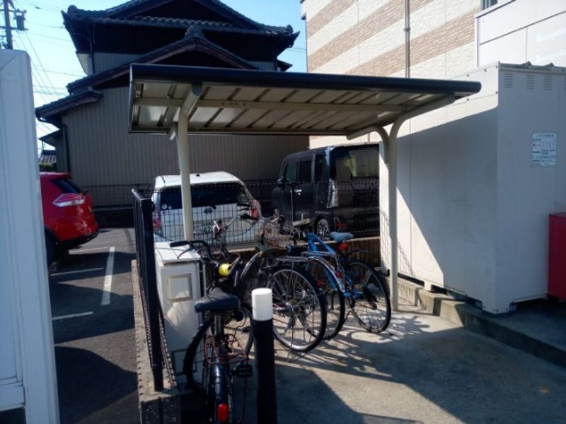 レオパレスツェーントル三好 共用部分