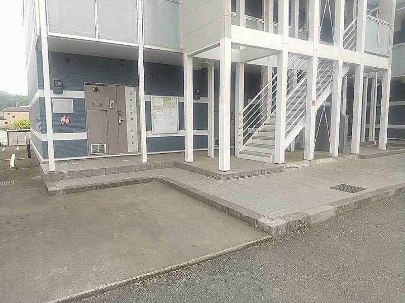 レオネクストアスパイア エントランス