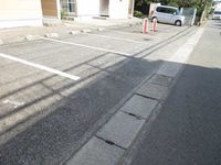 レオパレスシーサイドＢ 駐車場