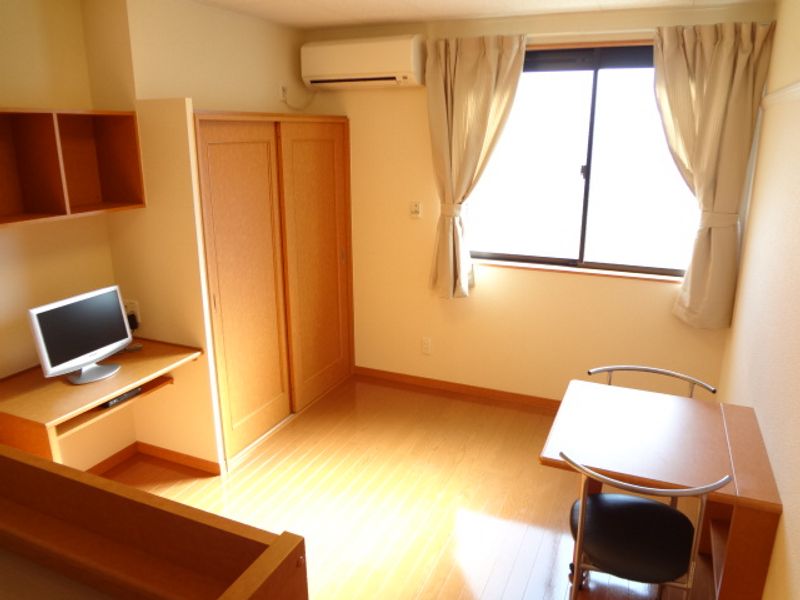 レオパレスエテルノいずみⅡ 居間