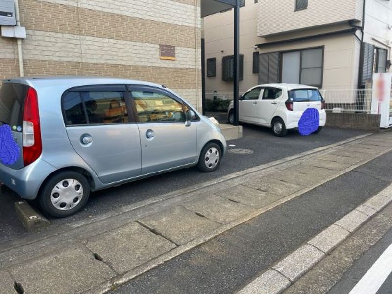 レオパレスペリフェレイア 駐車場